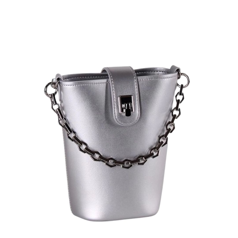 Кожаная сумка с цепочкой