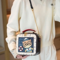 Сумка через плечо с мишкой