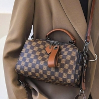 Сумка через плечо женская