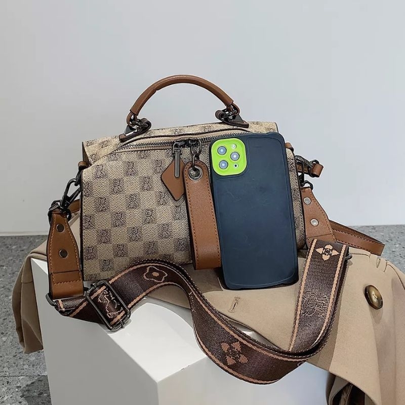 Сумка через плечо женская