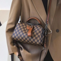 Сумка через плечо женская