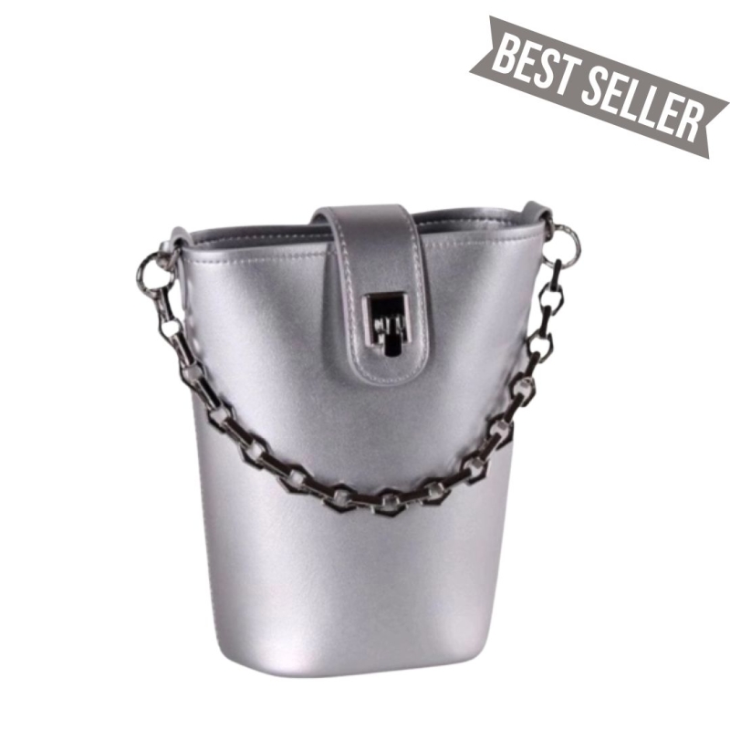 Кожаная сумка с цепочкой Кожаная сумка с цепочкой